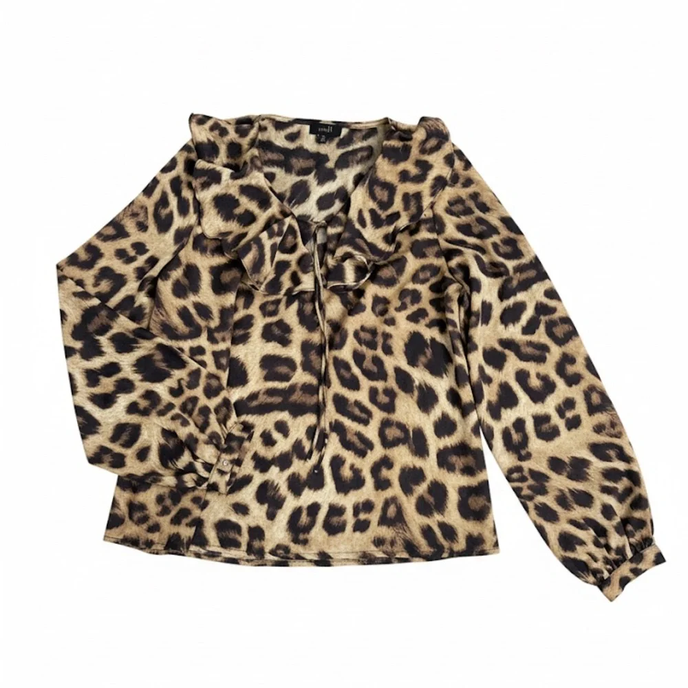 100# Versatile Leopard Print Blouse - never go out of style! - Picture 14 of 16